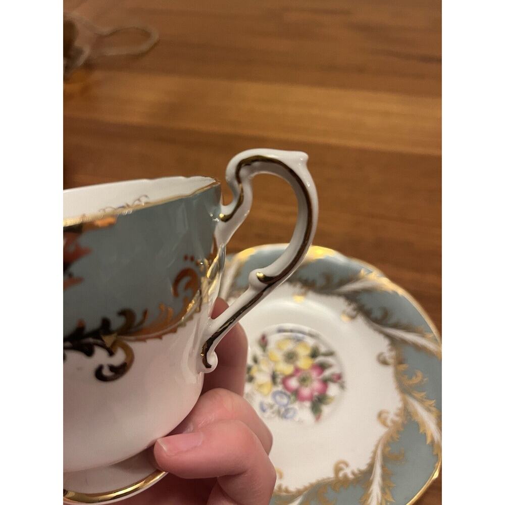 Vintage Paragon Teacup and Saucer Fine Bone China made in England cottage - Picture 5 of 5